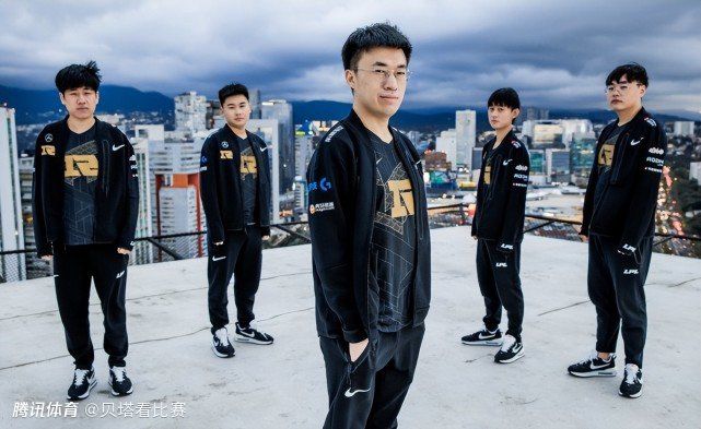 乱l高辣h文一女爱裸睡的丹丹